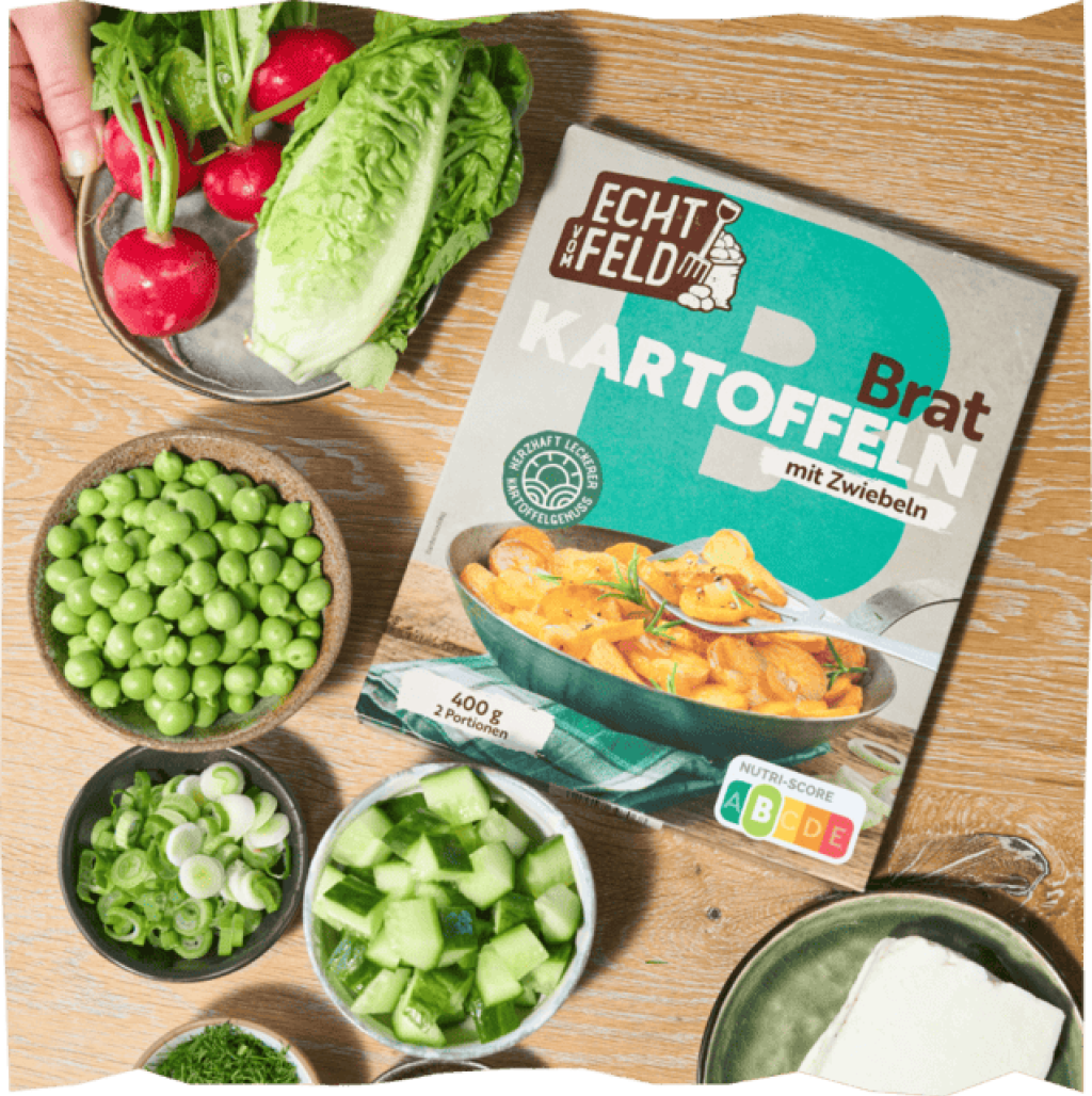 BenöRomanasalt, Radieschen, Gurke, Erbsen und Kräuter zusammen mit Echt vom Feld Bratkoffeln für einen leckeren Green Goddess Salat.
