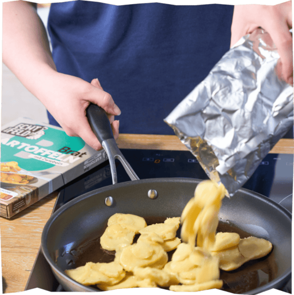 Echt vom Feld Bratkartoffeln anbraten.